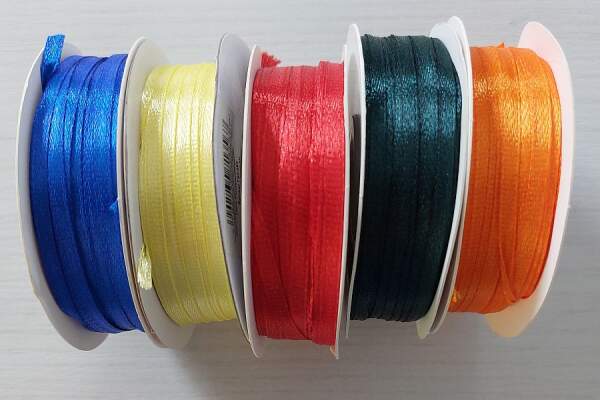 Satinband 3mm Set mit 5 Rollen je 3mm breit, 50m lang Satinbänder