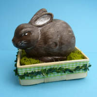 Styroporhase sitzend, 11 cm hoch, ca. 14 cm lang Osterhase